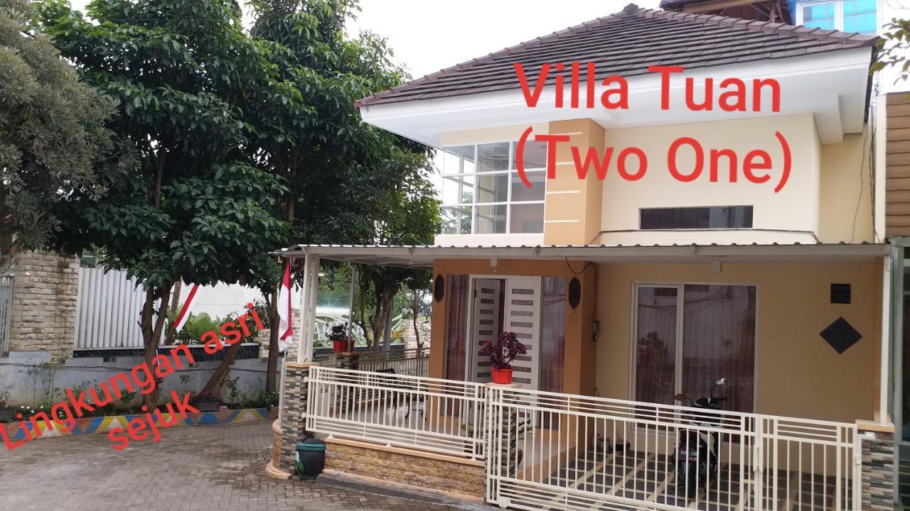 Villa Two One Exotic Private Pool Di Batu バトゥ エクステリア 写真